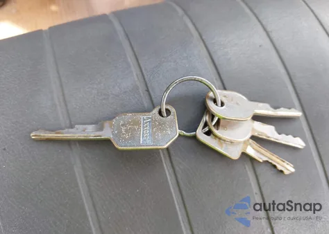 1985 Chevrolet C10 z USA, uszkodzony, nr VIN 2GCDC14H9F1160311